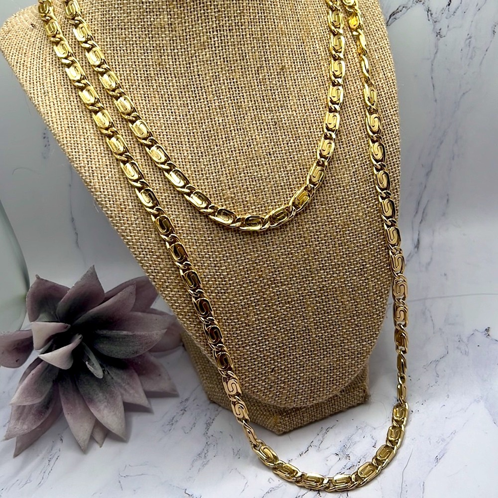 Gold 46” Interlocking Curb Chain. - image 1